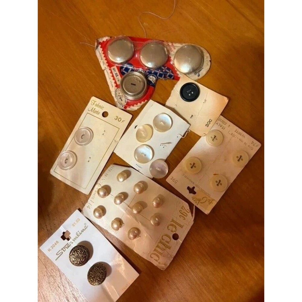 Vintage Button Assortment - Picture 4 of 4